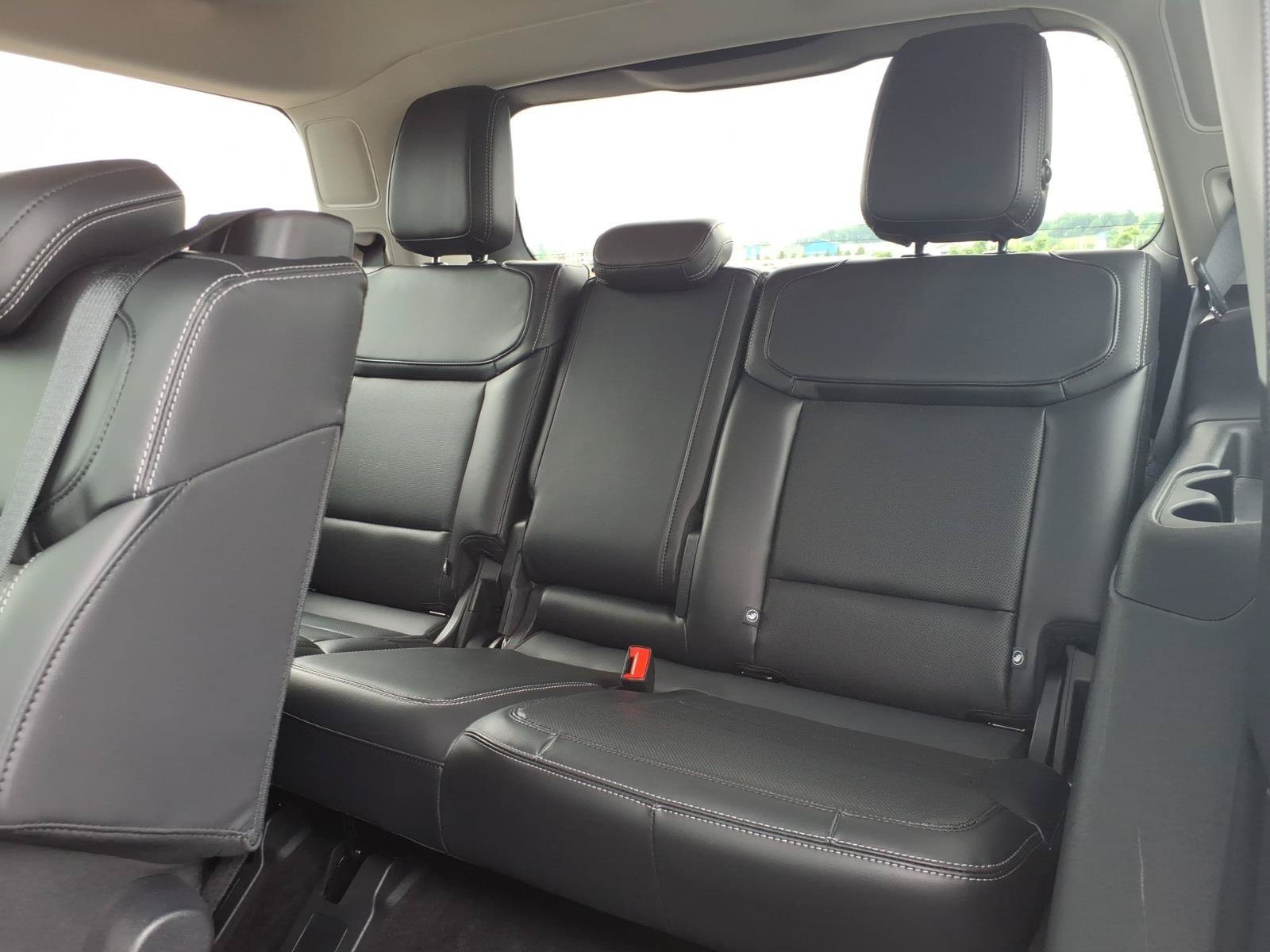 Certified 2025 Ford Expedition Platinum AWD/4WD image 10