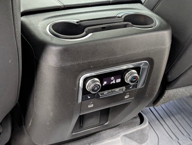 Used 2023 GMC Yukon SLT w/ SLT Premium Package AWD/4WD image 16