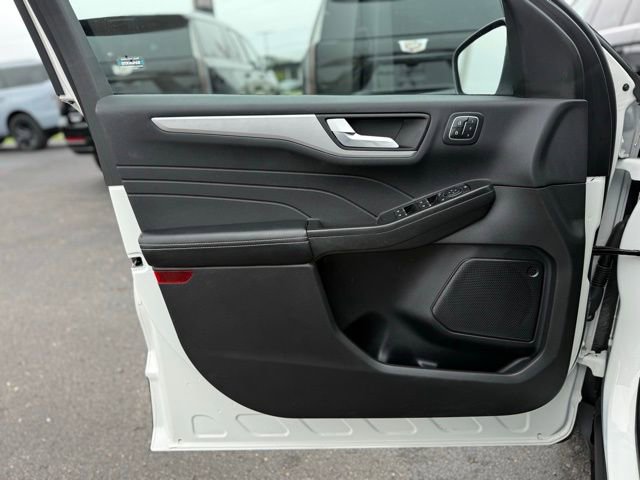 Certified 2023 Ford Escape Platinum AWD/4WD image 12