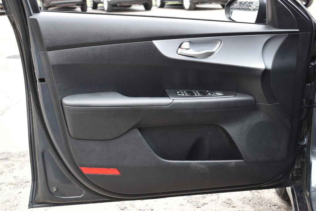 Used 2024 Kia Forte LXS w/ LXS Technology Package image 9