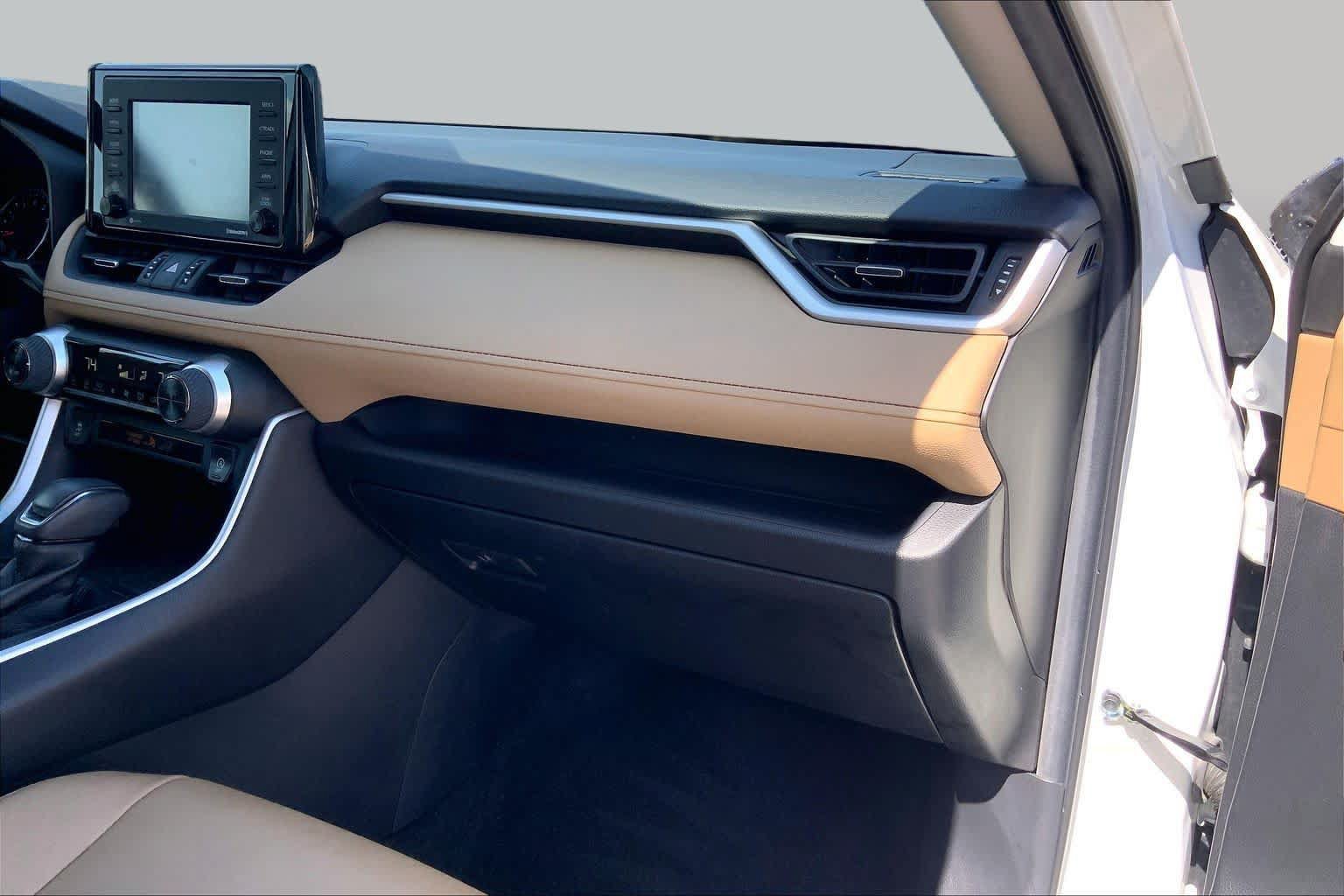 Used 2022 Toyota RAV4 XLE Premium FWD image 19
