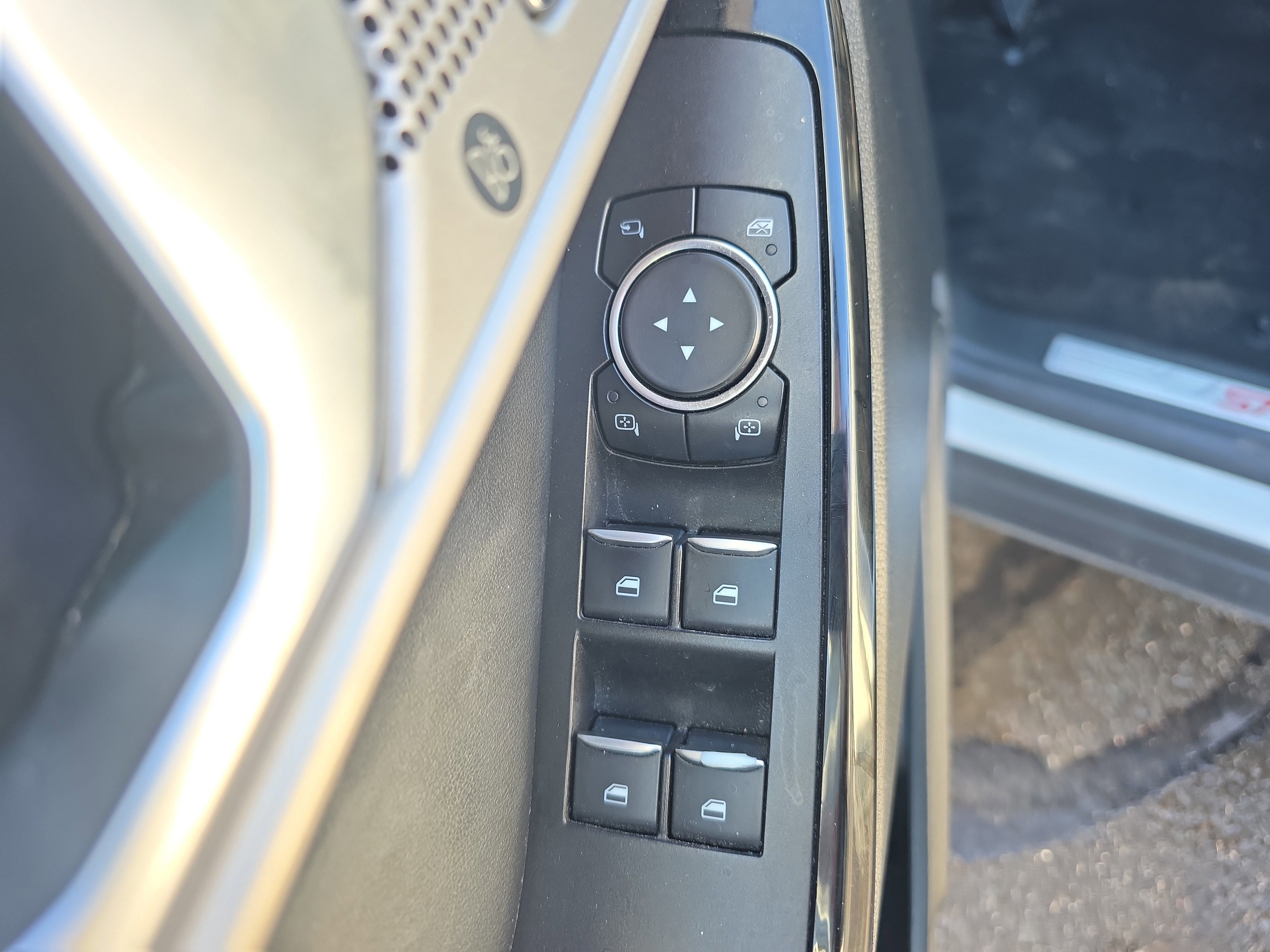 Certified 2022 Ford Explorer ST-Line w/ Class IV Trailer Tow Package image 31