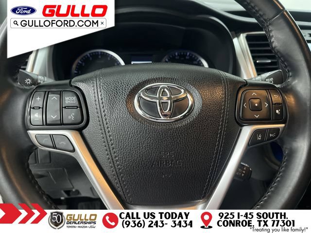 Used 2019 Toyota Highlander SE w/ Nightshade Edition FWD image 24