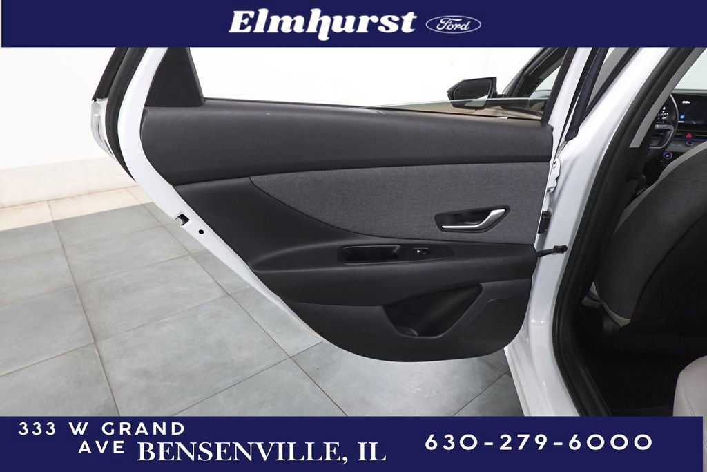 Used 2021 Hyundai Elantra Limited image 23