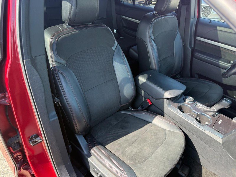 Certified 2018 Ford Explorer XLT w/ Equipment Group 202A image 13