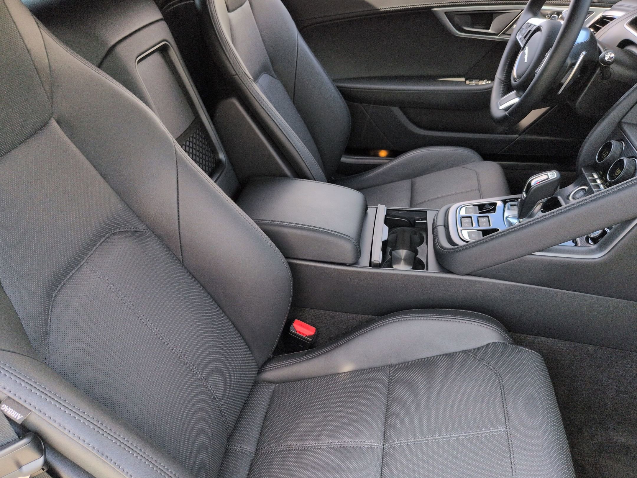 Used 2024 Jaguar F-TYPE R-Dynamic image 33