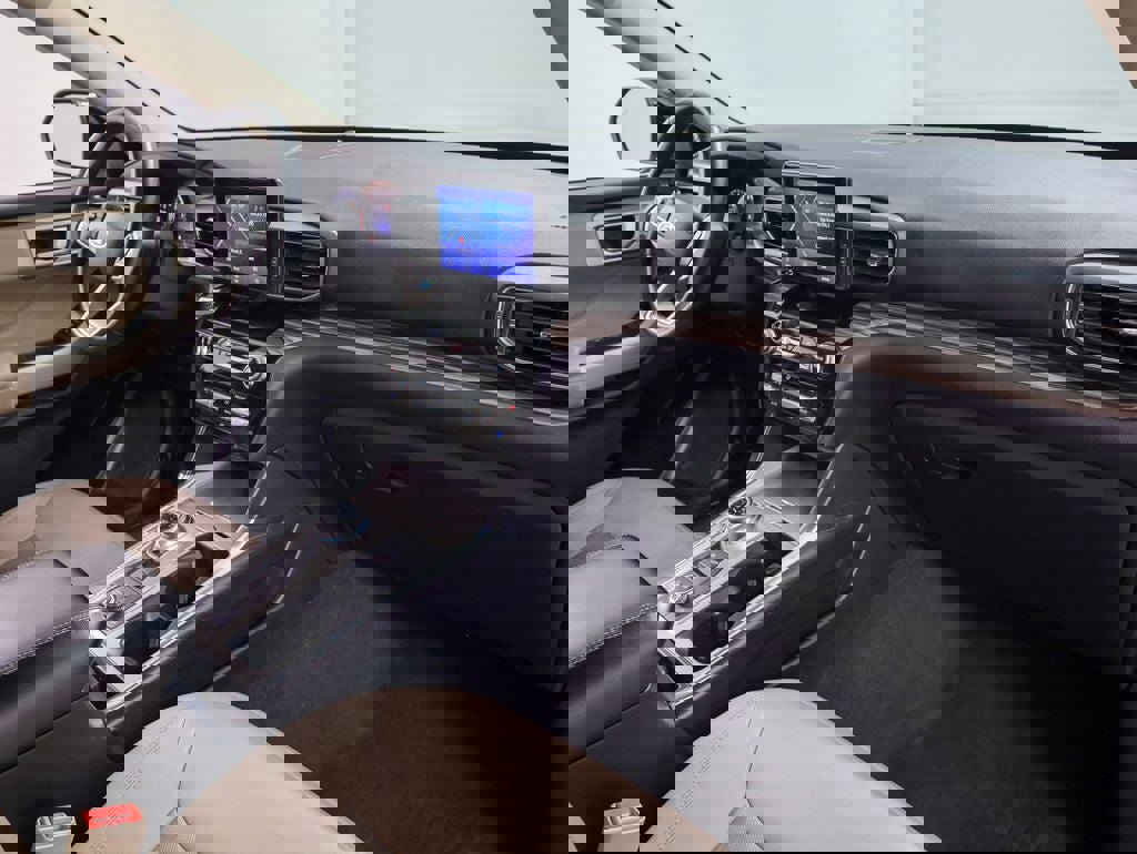 Certified 2021 Ford Explorer Limited w/ Equipment Group 301A image 34