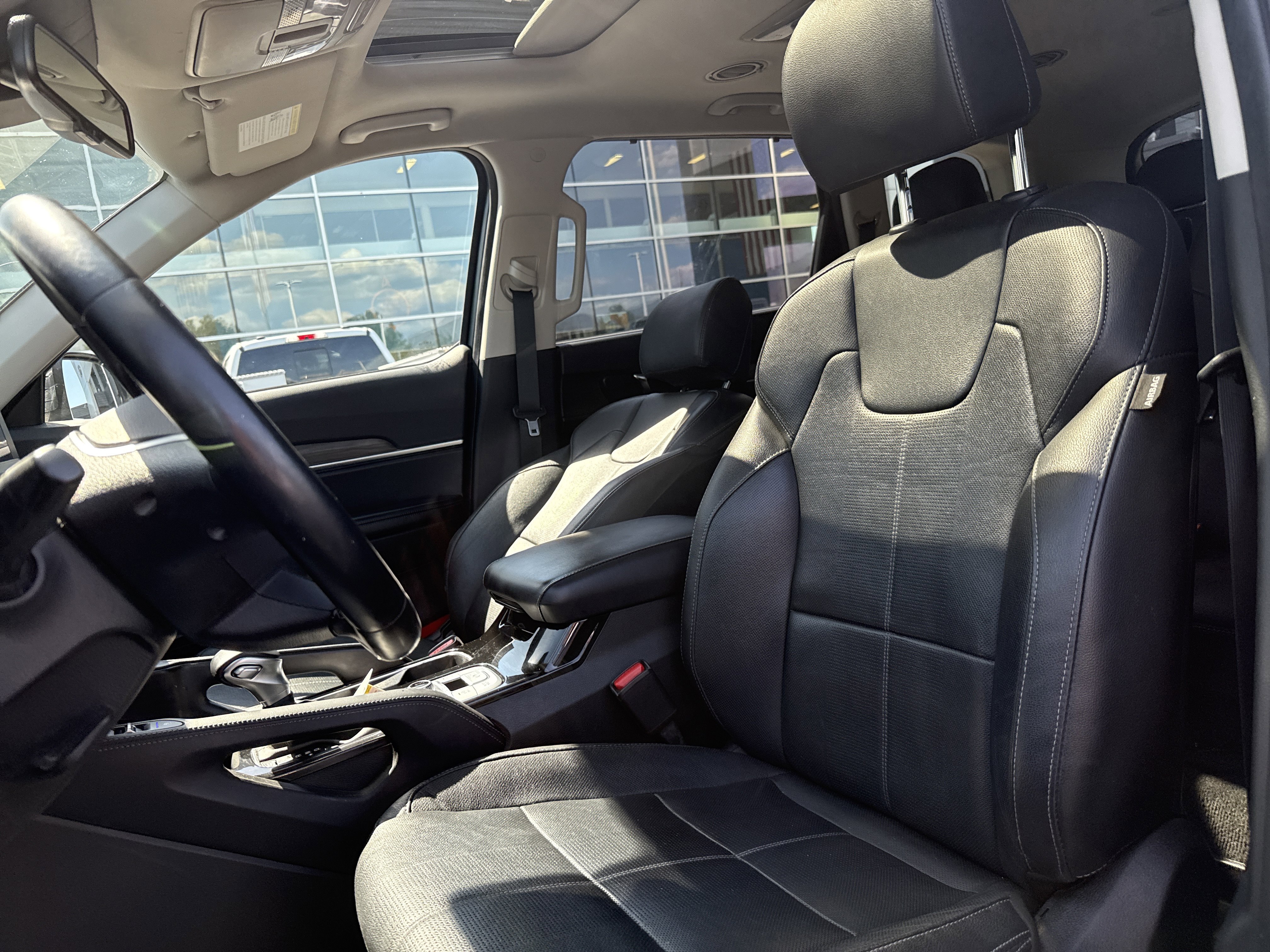 Used 2021 Kia Telluride EX w/ EX Premium Package AWD/4WD image 12