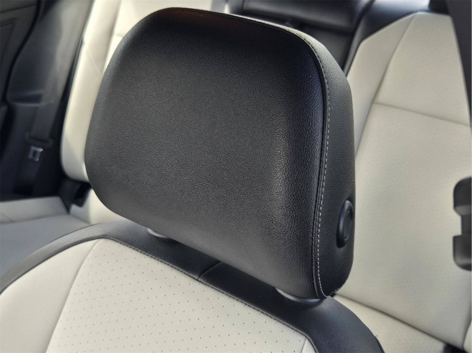 Used 2021 Volkswagen Jetta R-Line FWD image 22