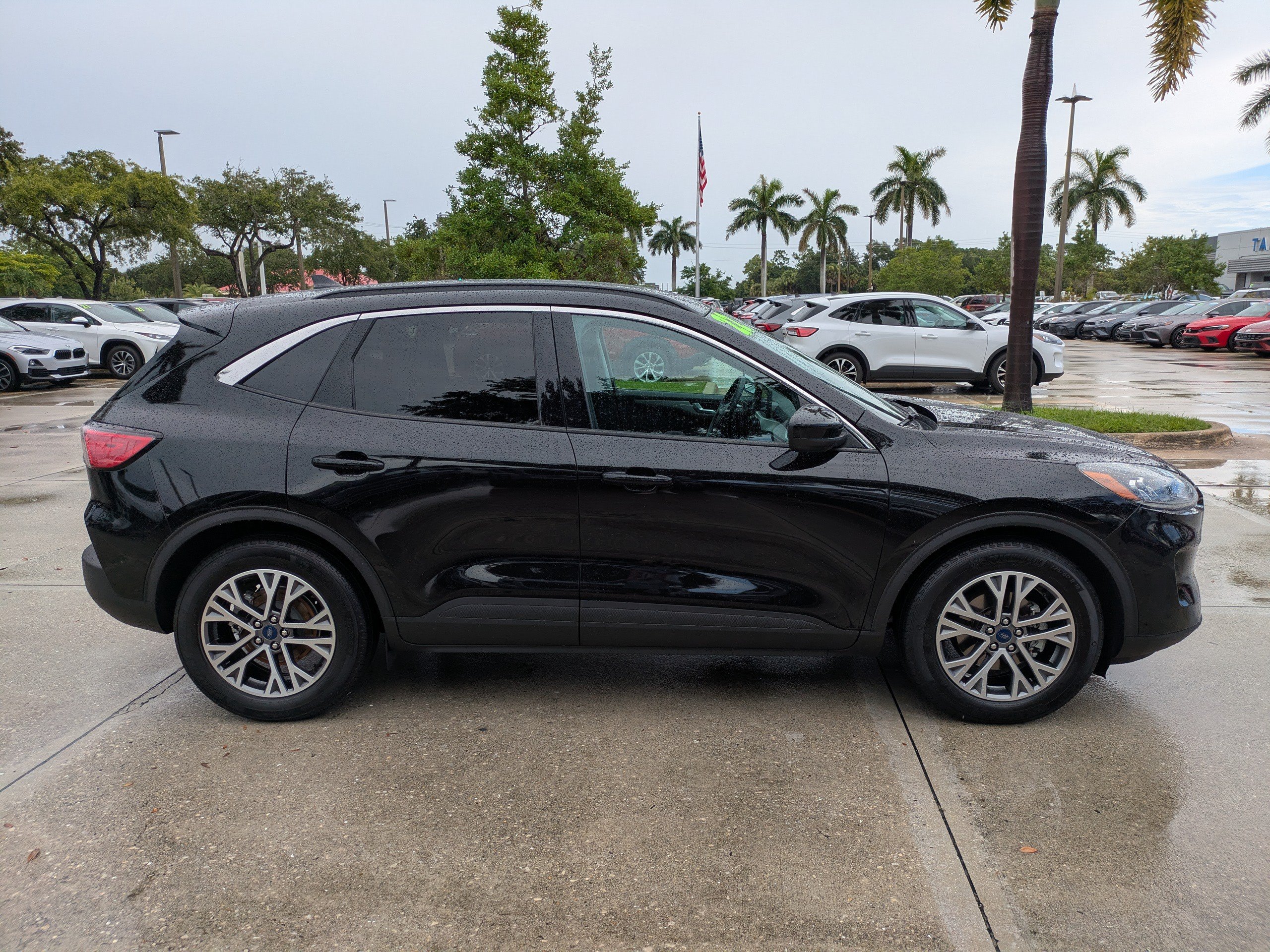 Certified 2022 Ford Escape SEL w/ Technology Package FWD image 2