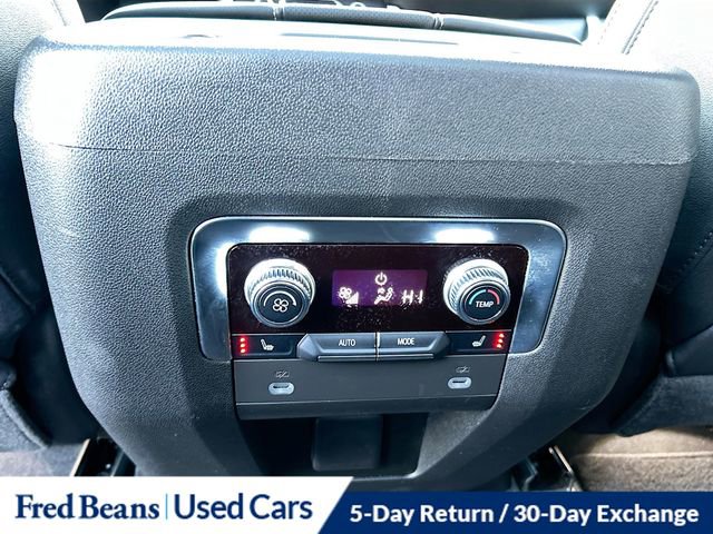 Used 2023 GMC Yukon XL SLT w/ SLT Luxury Package image 29