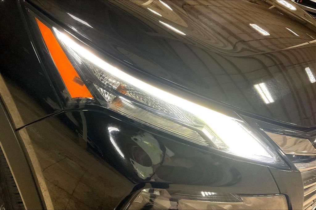 Used 2024 Nissan Rogue SV image 26