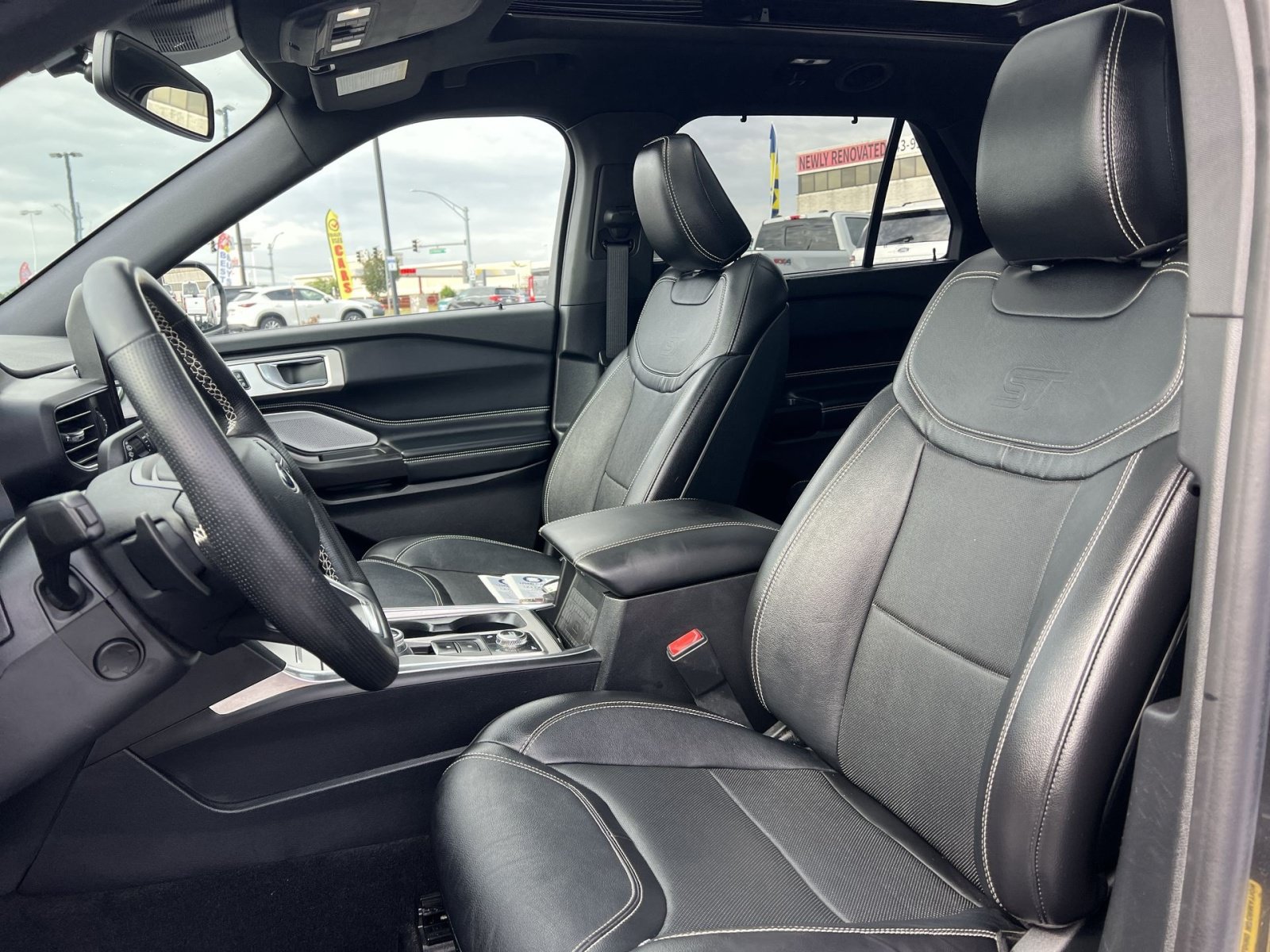 Certified 2020 Ford Explorer ST w/ Premium Technology Package AWD/4WD image 13