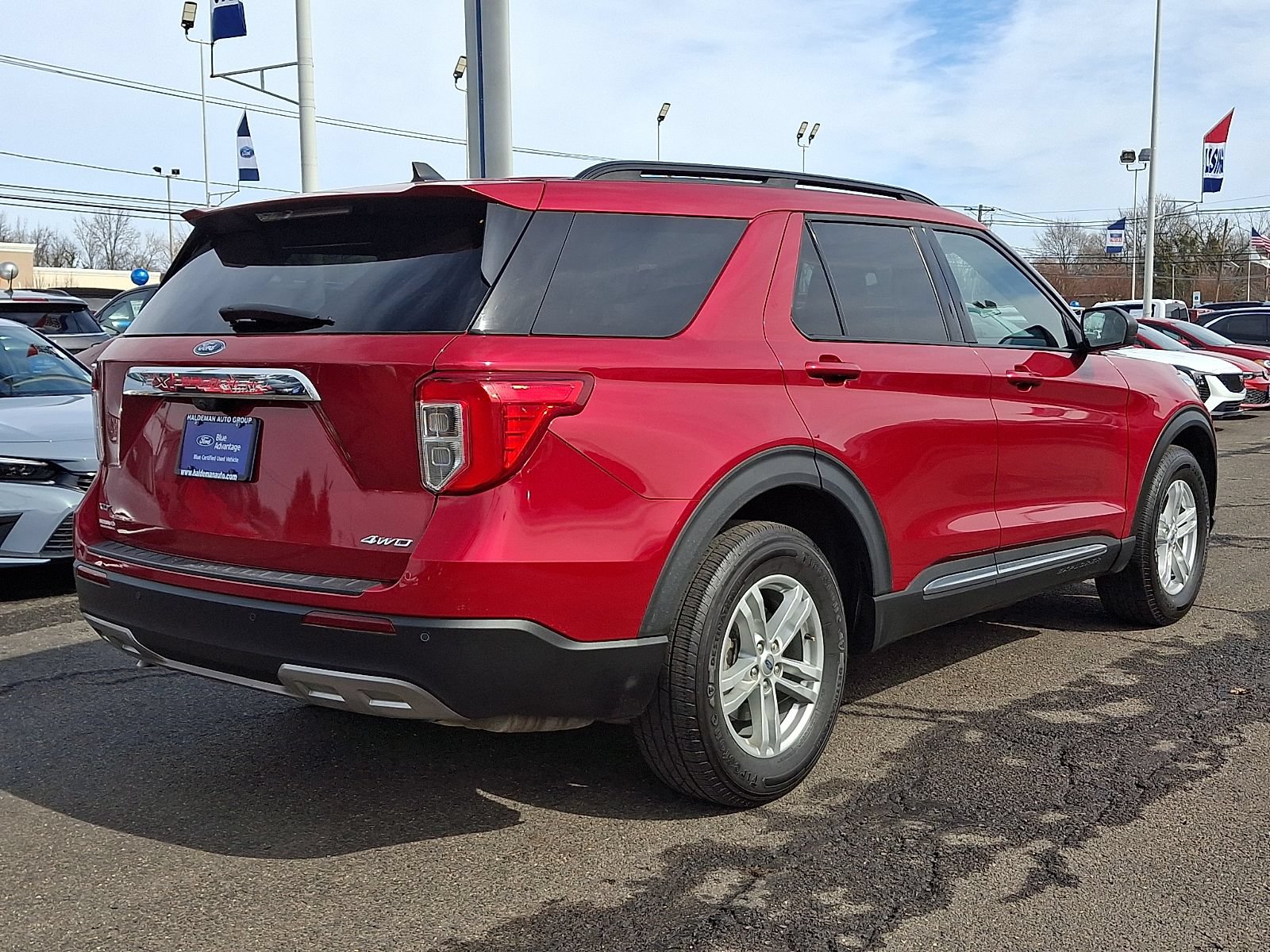 Certified 2022 Ford Explorer XLT w/ Equipment Group 202A AWD/4WD image 6