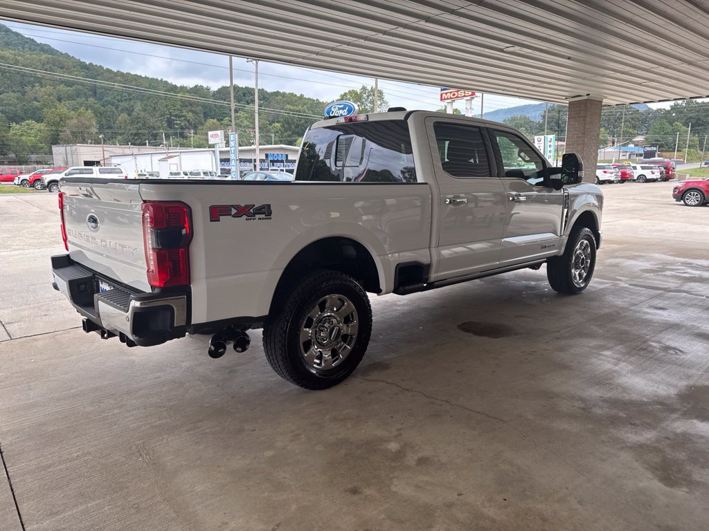 Certified 2025 Ford F250 Lariat w/ Lariat Ultimate Package AWD/4WD image 4