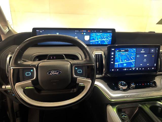 Certified 2025 Ford Expedition Platinum w/ Driver's Package AWD/4WD image 8