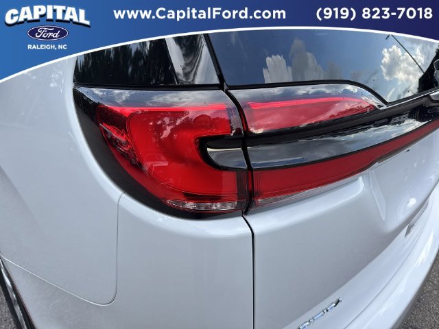 Used 2025 Chrysler Pacifica Select FWD image 15