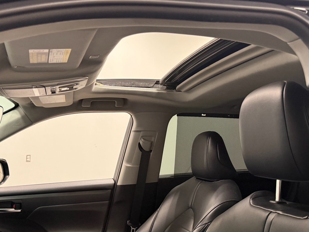 Used 2021 Toyota Highlander XLE image 32