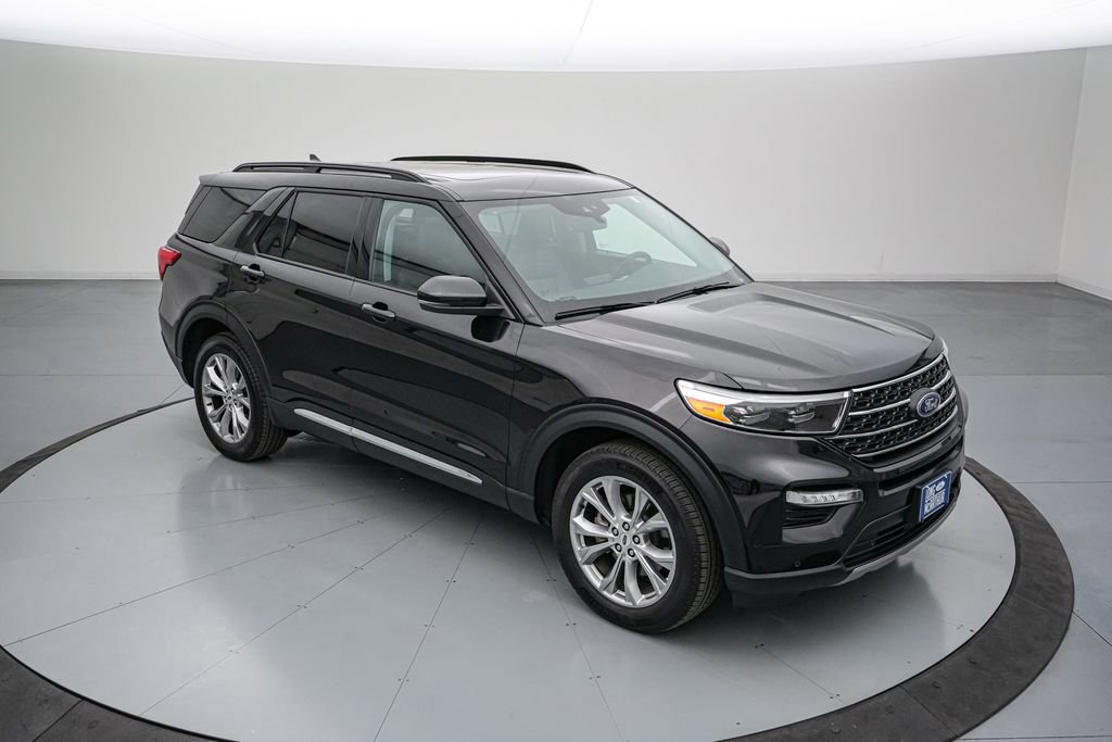 Certified 2024 Ford Explorer XLT w/ Equipment Group 202A AWD/4WD image 8