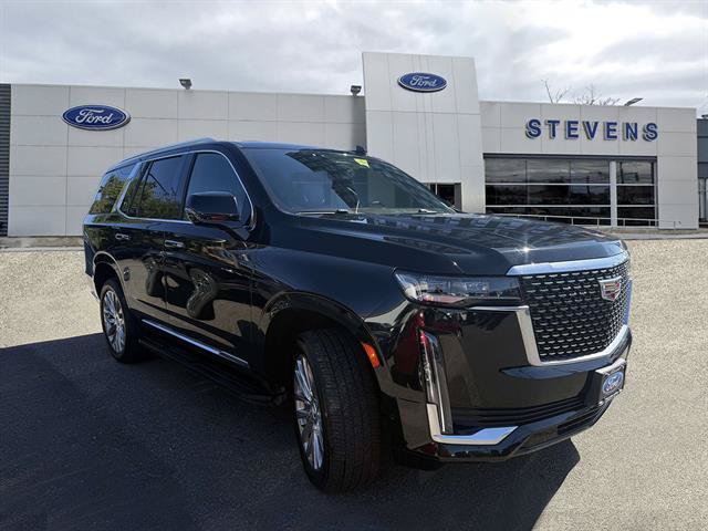 Used 2024 Cadillac Escalade Premium Luxury AWD/4WD image 2