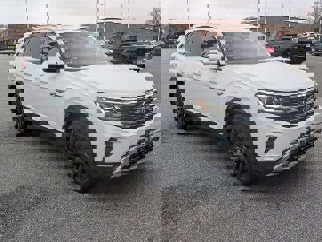 Used 2022 Volkswagen Atlas Cross Sport SE image 8