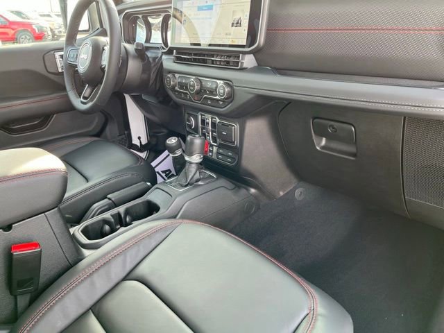 Used 2025 Jeep Gladiator Rubicon w/ Convenience Group image 23
