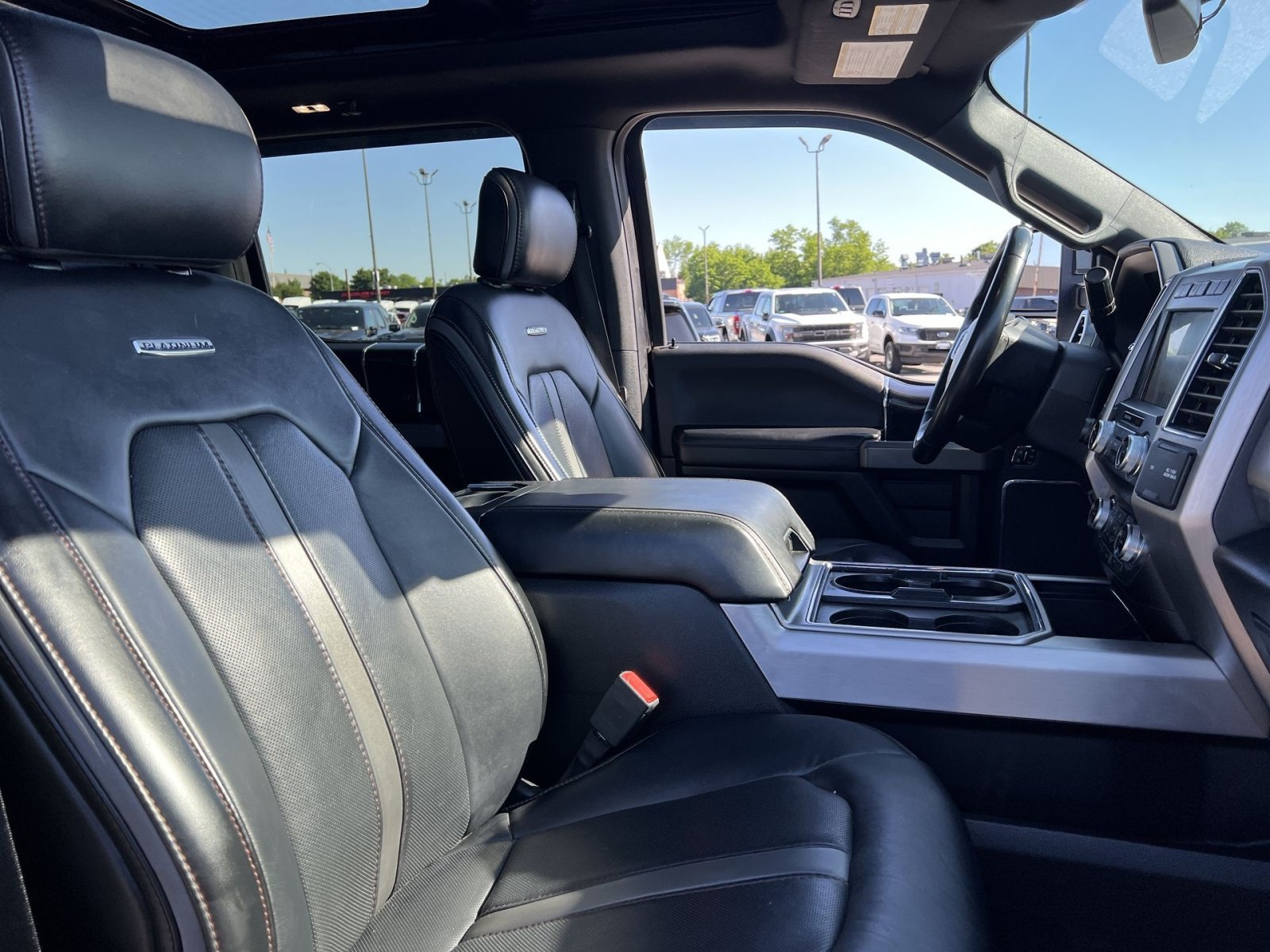 Certified 2020 Ford F450 Platinum w/ FX4 Off-Road Package AWD/4WD image 34
