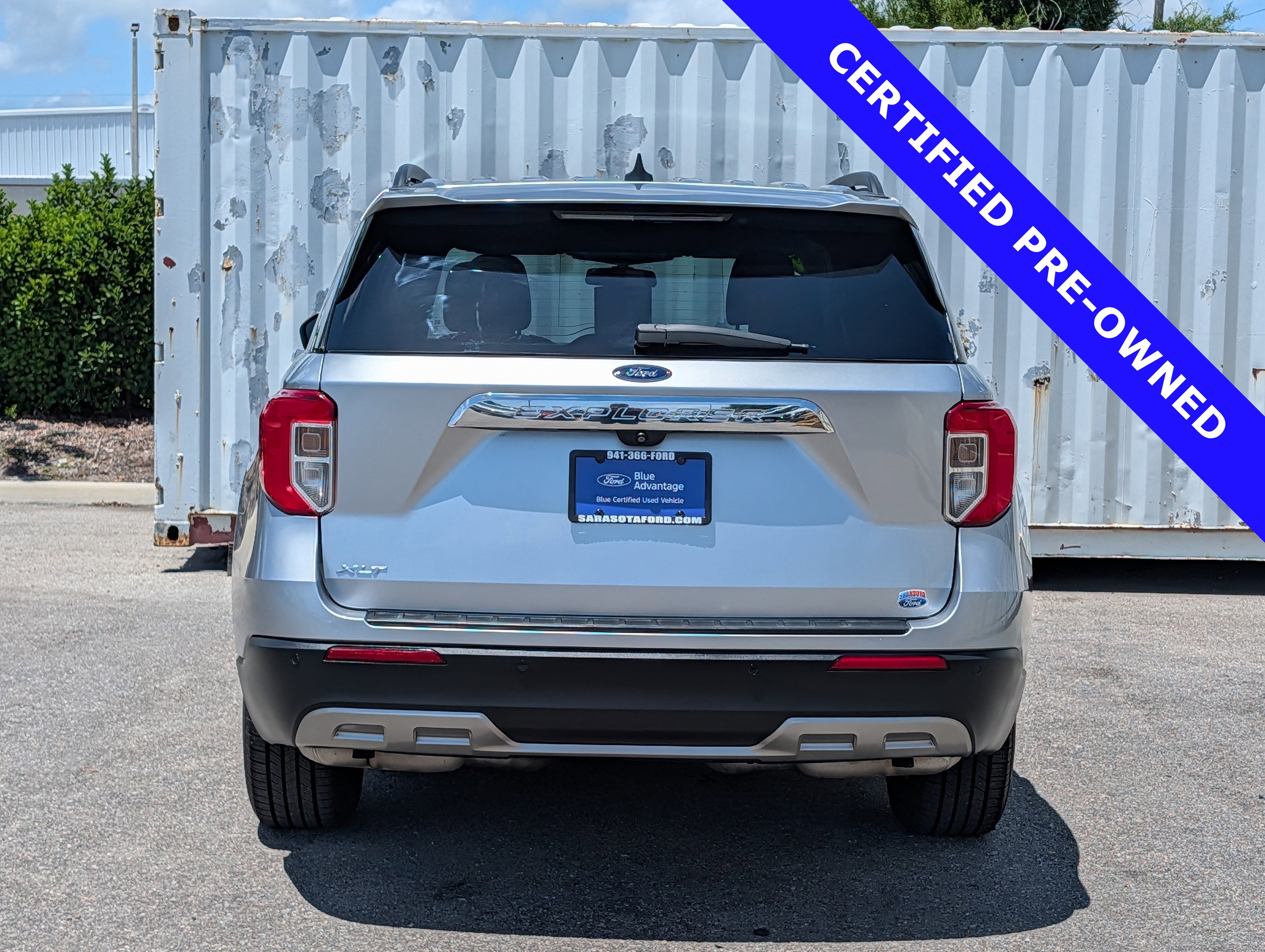 Certified 2021 Ford Explorer XLT w/ Equipment Group 202A RWD image 5