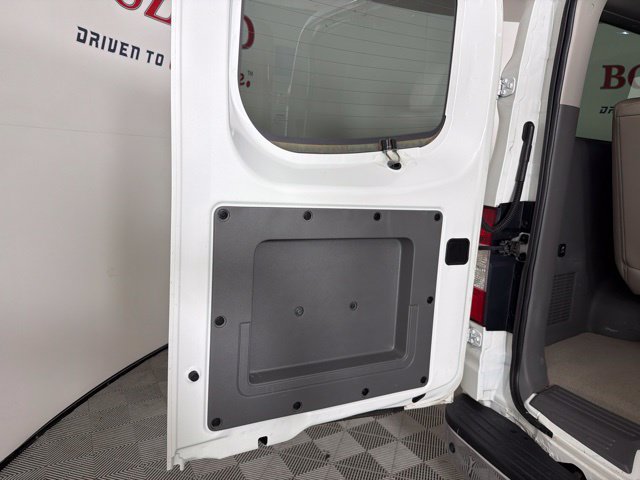 Used 2017 Nissan NV 3500 SL RWD image 31