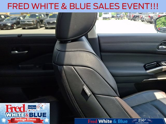 Used 2024 Nissan Pathfinder Platinum w/ Cargo Package AWD/4WD image 13