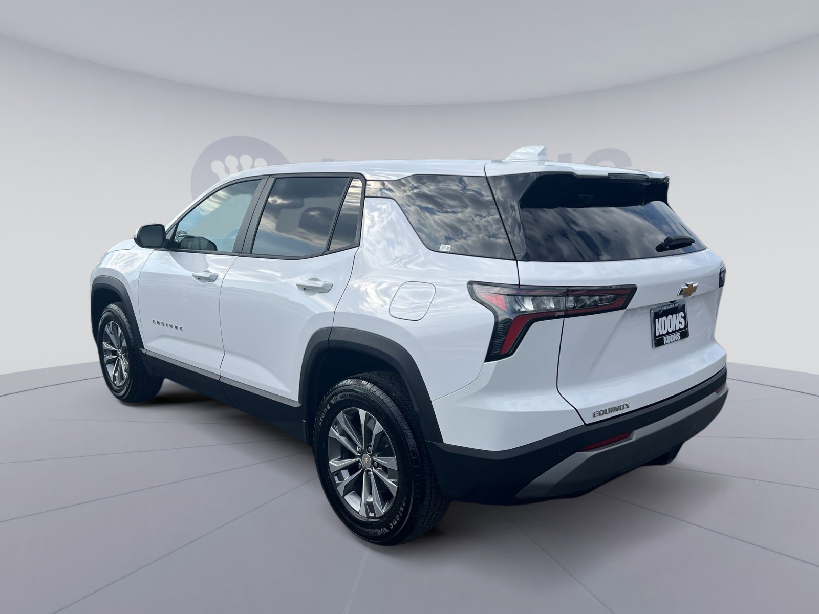 Used 2025 Chevrolet Equinox LT FWD image 8