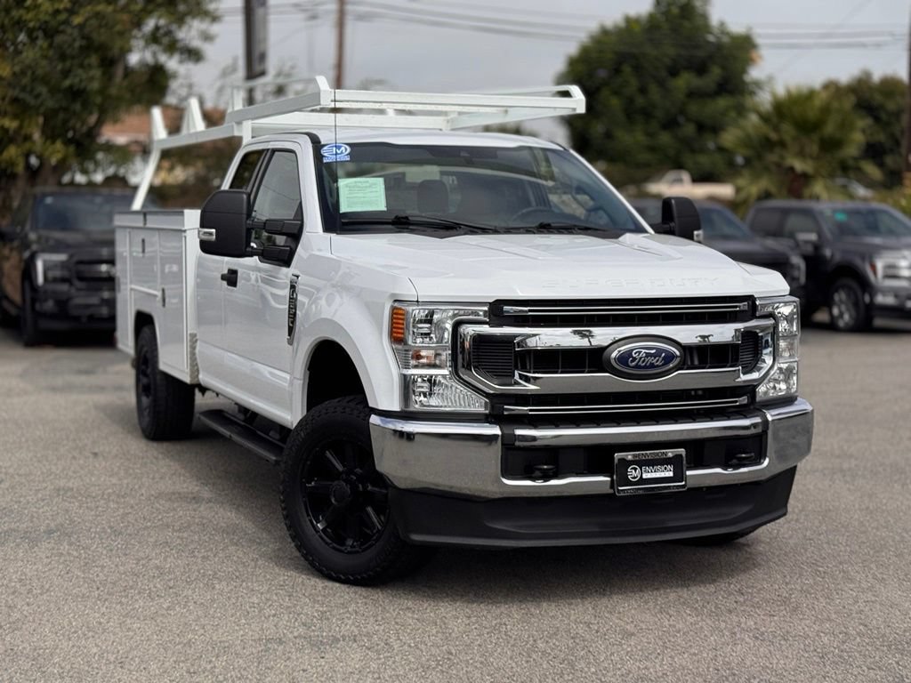 Certified 2022 Ford F250 XLT AWD/4WD image 2