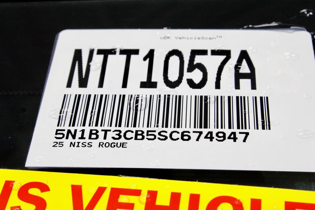 Used 2025 Nissan Rogue SL AWD/4WD image 34