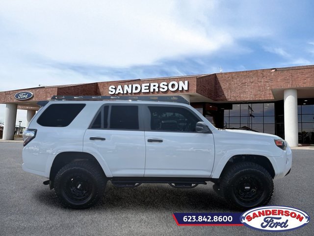 Used 2021 Toyota 4Runner Venture w/ Moonroof Package AWD/4WD image 2