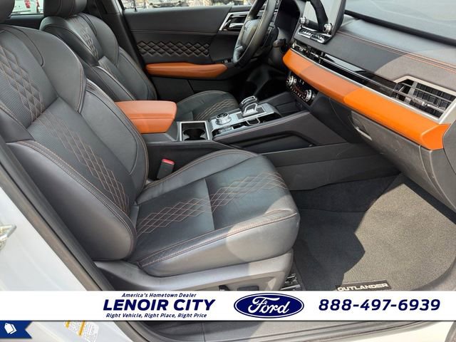 Used 2022 Mitsubishi Outlander SEL image 13