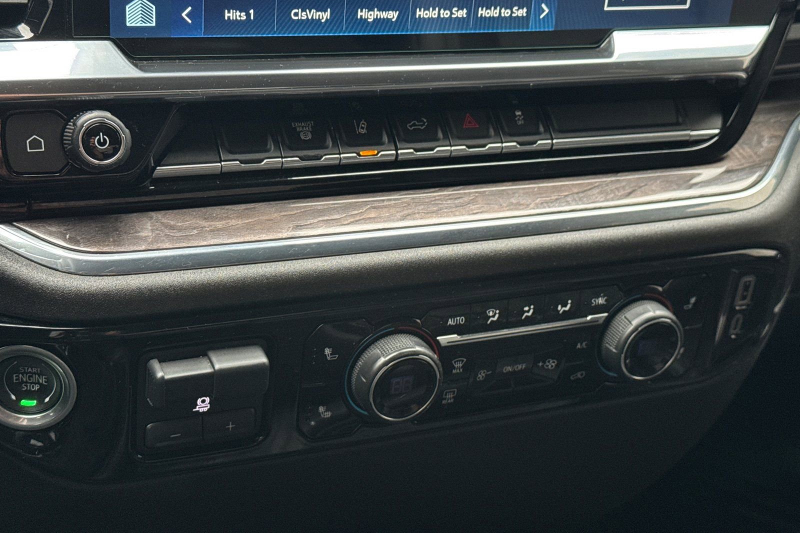 Used 2024 Chevrolet Silverado 2500 LTZ image 21