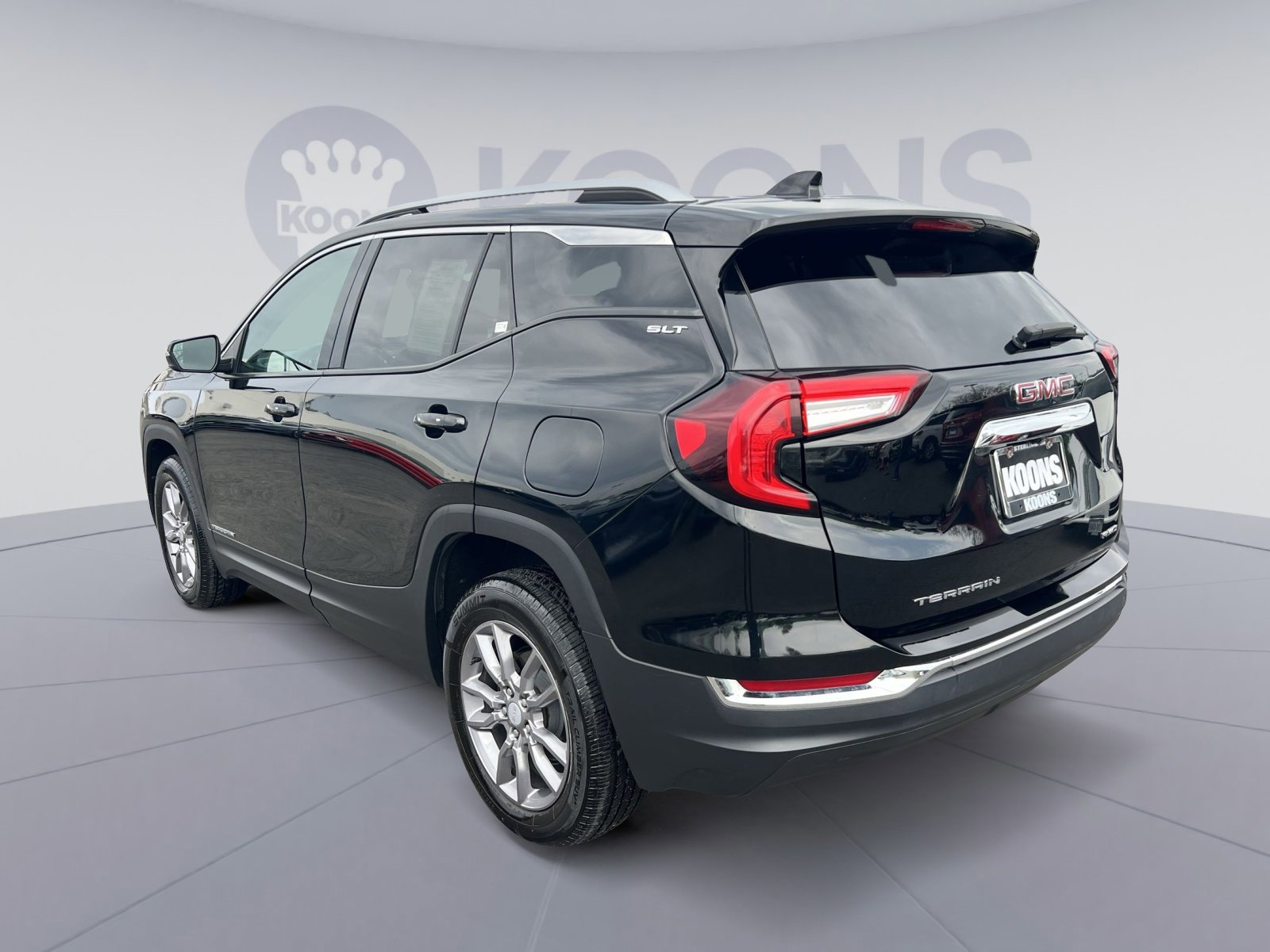 Used 2024 GMC Terrain SLT AWD/4WD image 5