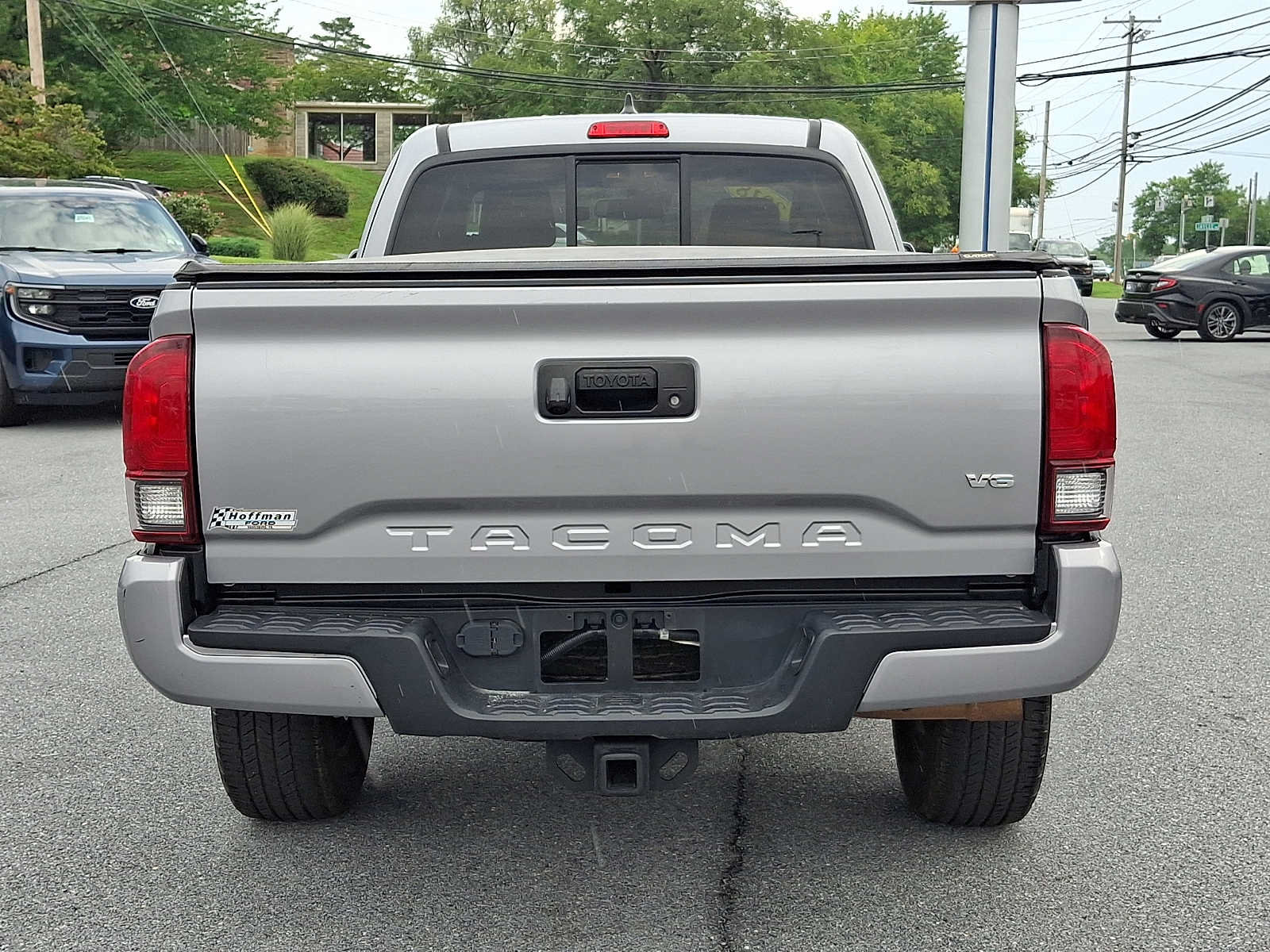 Used 2018 Toyota Tacoma TRD Sport AWD/4WD image 5