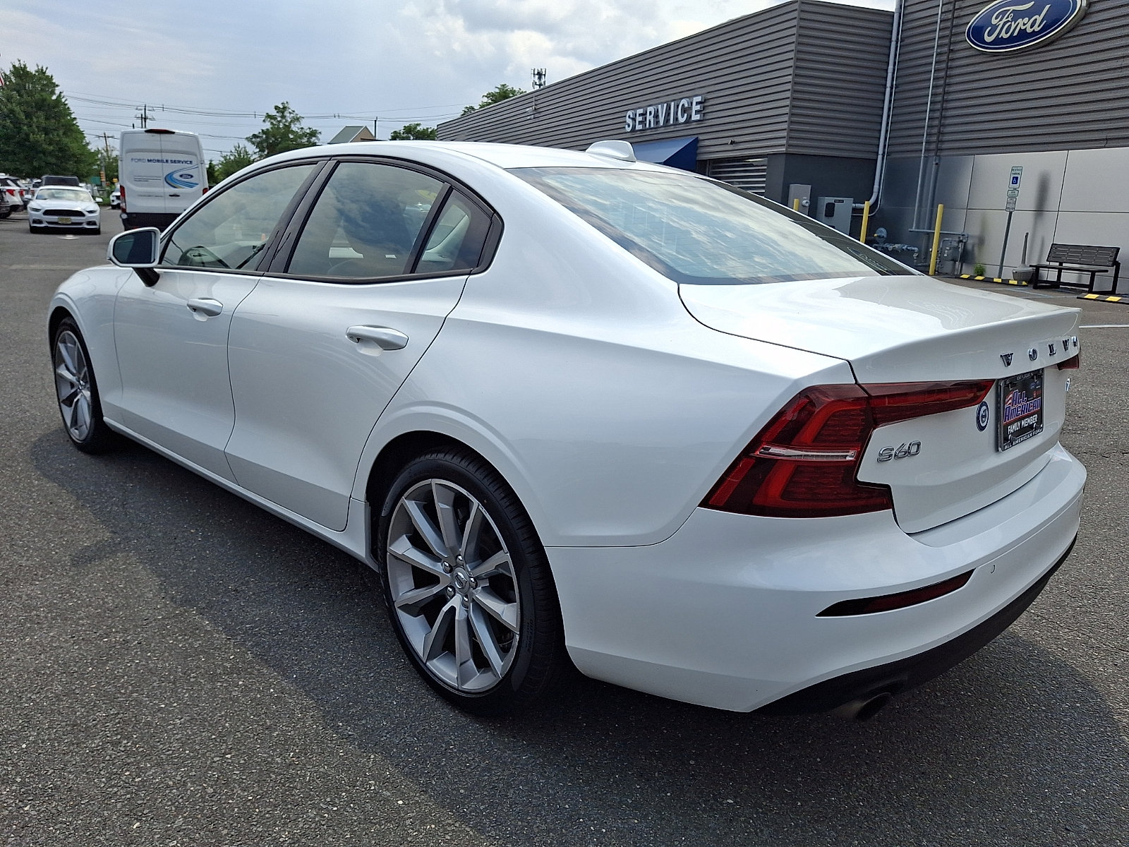 Used 2021 Volvo S60 T6 Momentum AWD/4WD image 7