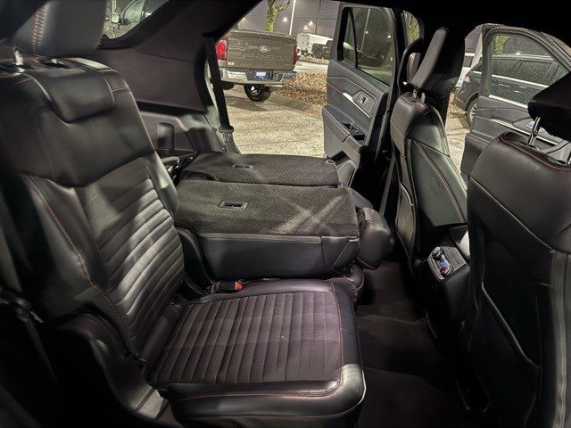 Certified 2025 Ford Explorer ST-Line w/ ST-Line Street Pack image 32