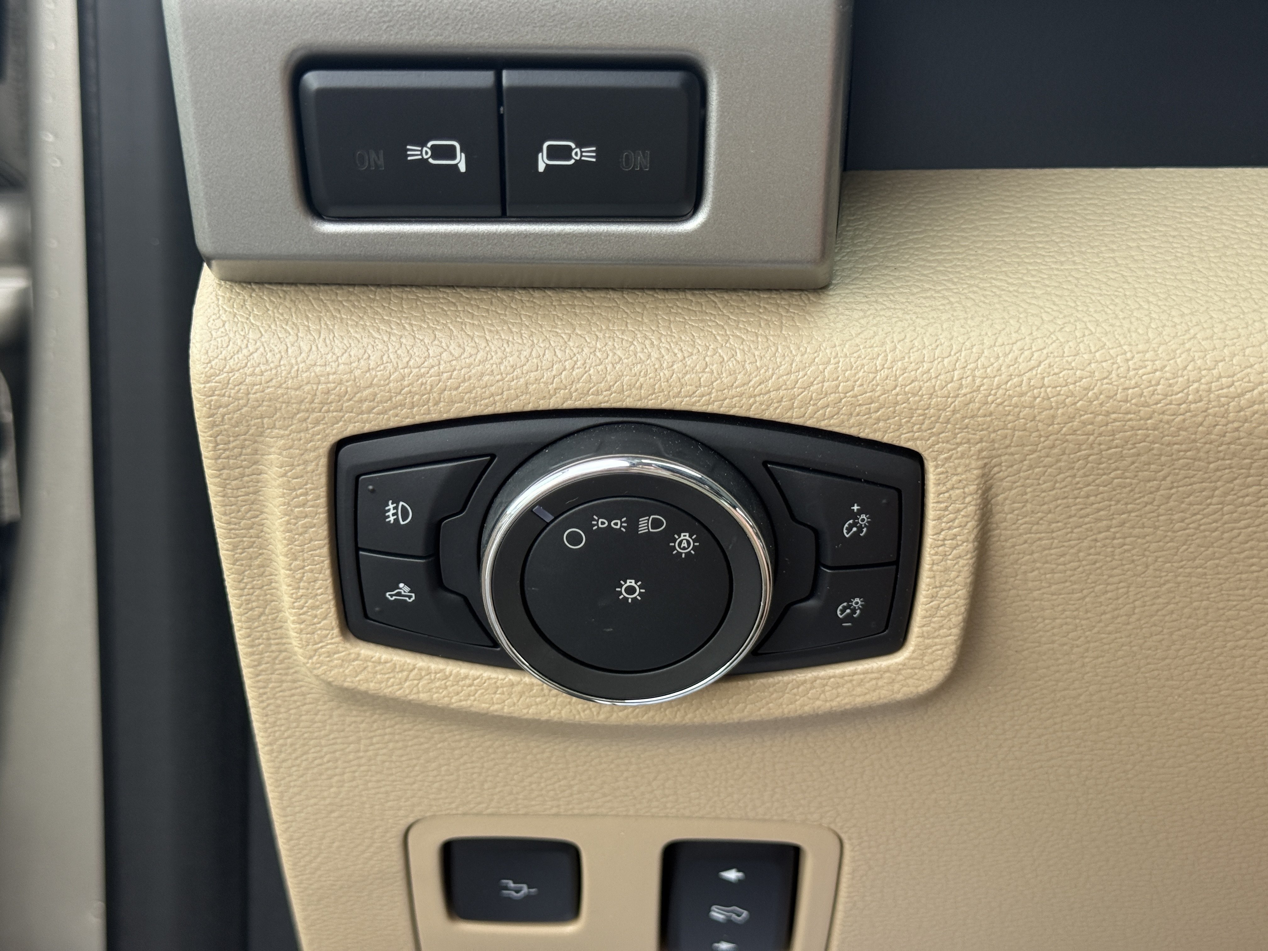 Certified 2017 Ford F250 Lariat w/ Lariat Ultimate Package AWD/4WD image 20