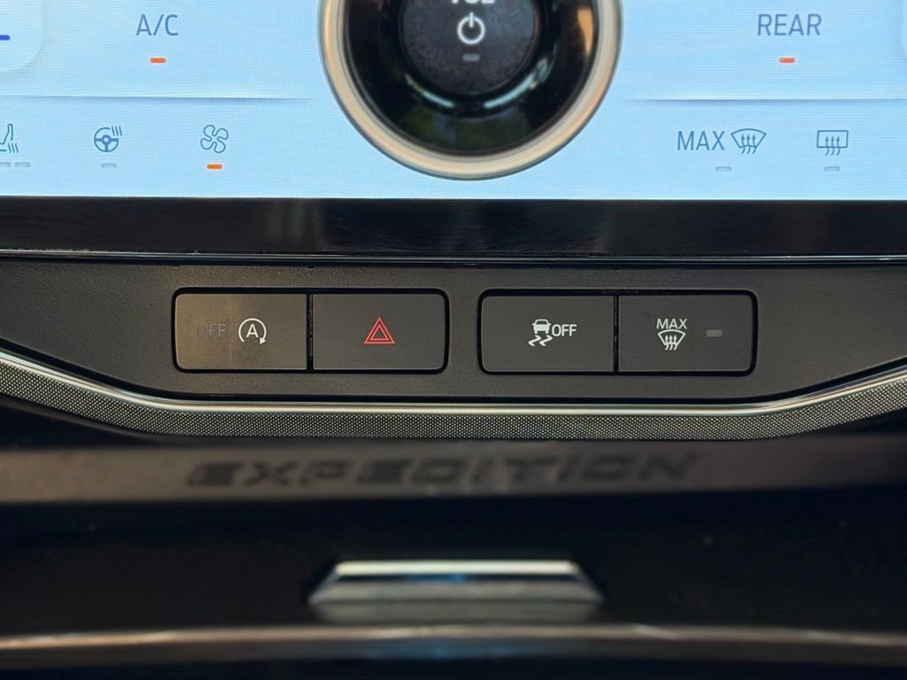 Certified 2024 Ford Expedition Limited AWD/4WD image 18