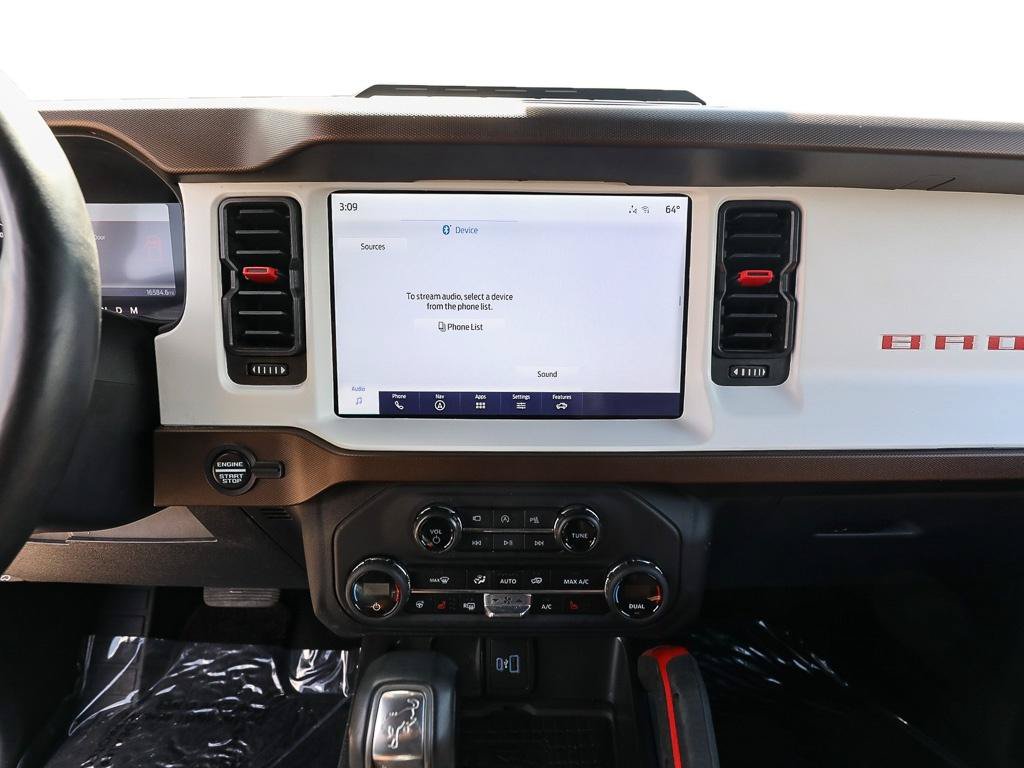 Certified 2024 Ford Bronco Heritage Edition AWD/4WD image 17