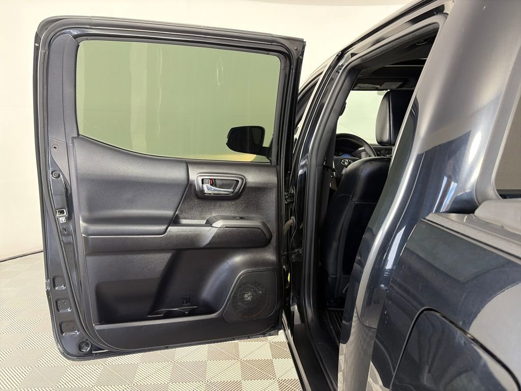 Used 2020 Toyota Tacoma TRD Off-Road w/ TRD Premium Off Road Package image 10