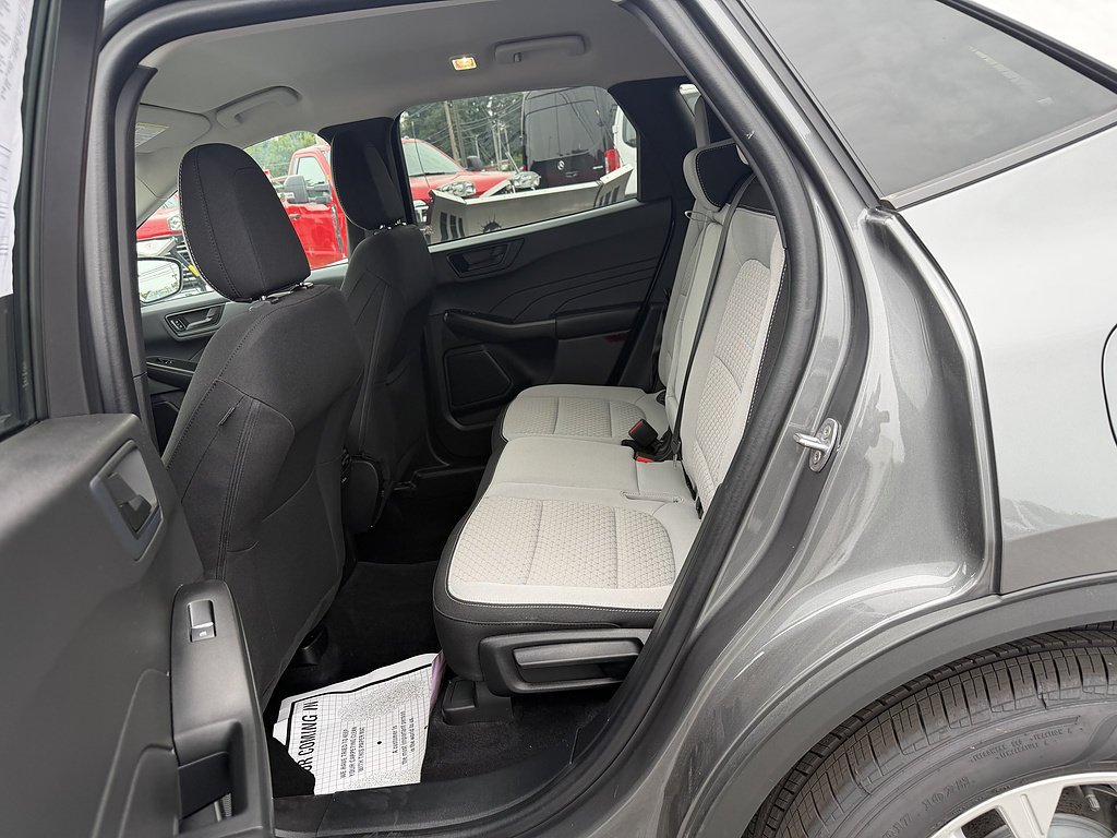 Certified 2023 Ford Escape Active AWD/4WD image 12