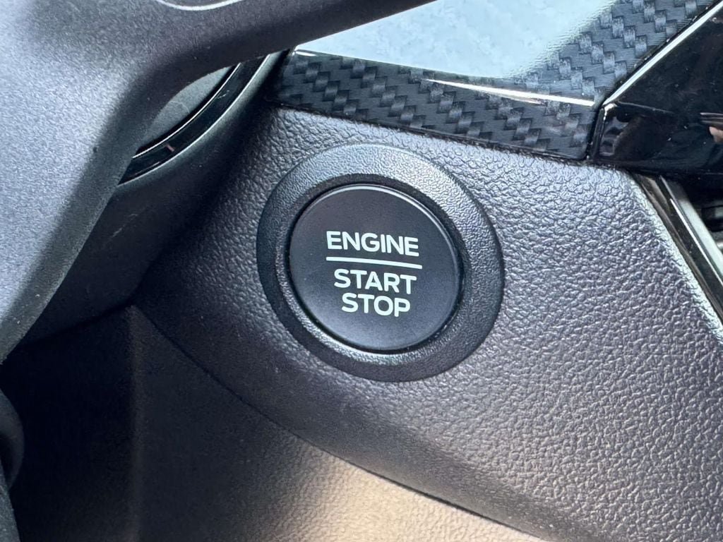 Certified 2025 Ford Escape ST-Line Select AWD/4WD image 9
