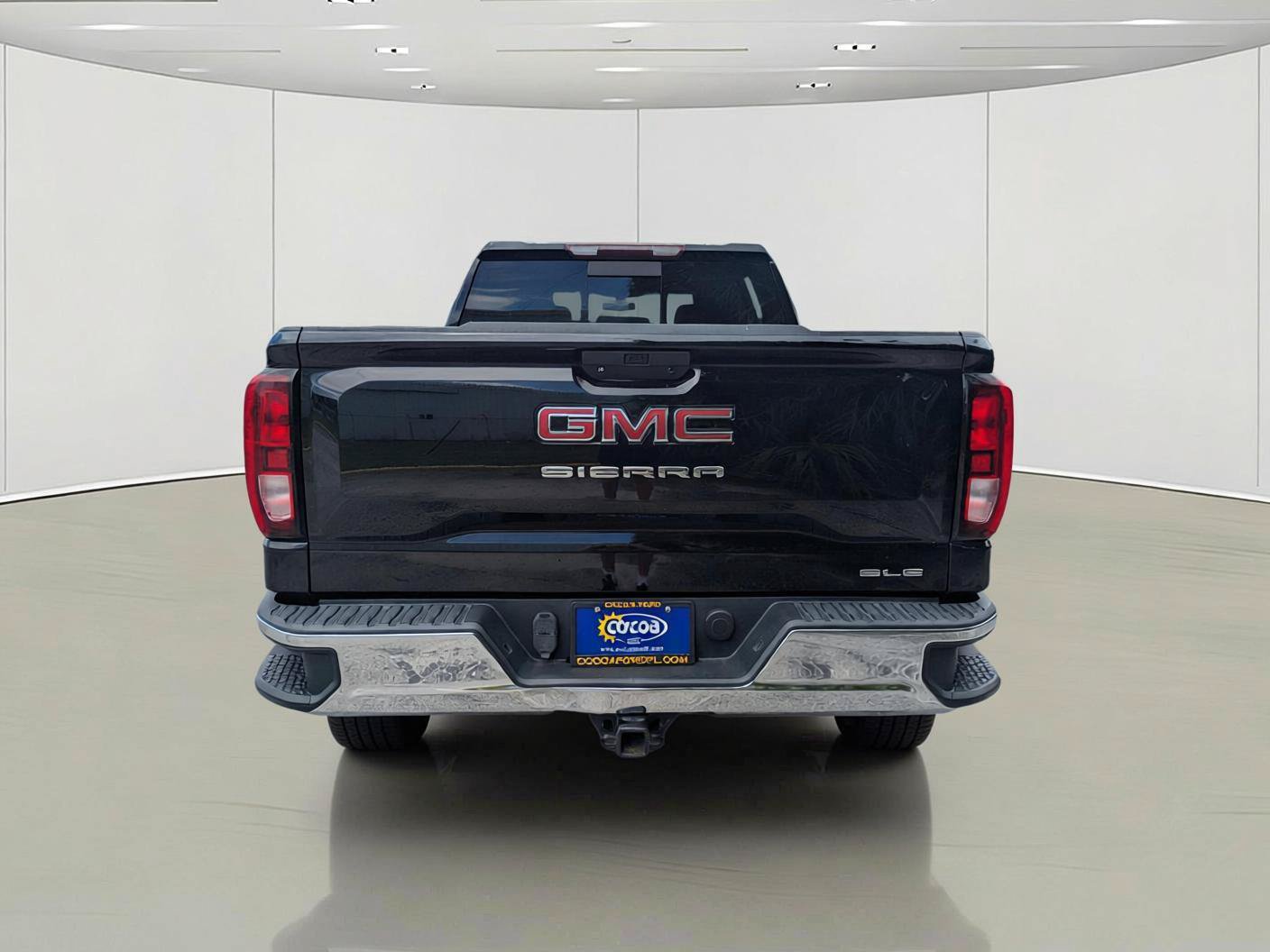 Used 2021 GMC Sierra 1500 SLE w/ Preferred Package RWD image 6