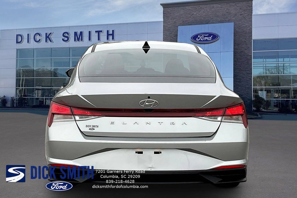 Used 2021 Hyundai Elantra SEL w/ Convenience Package FWD image 5