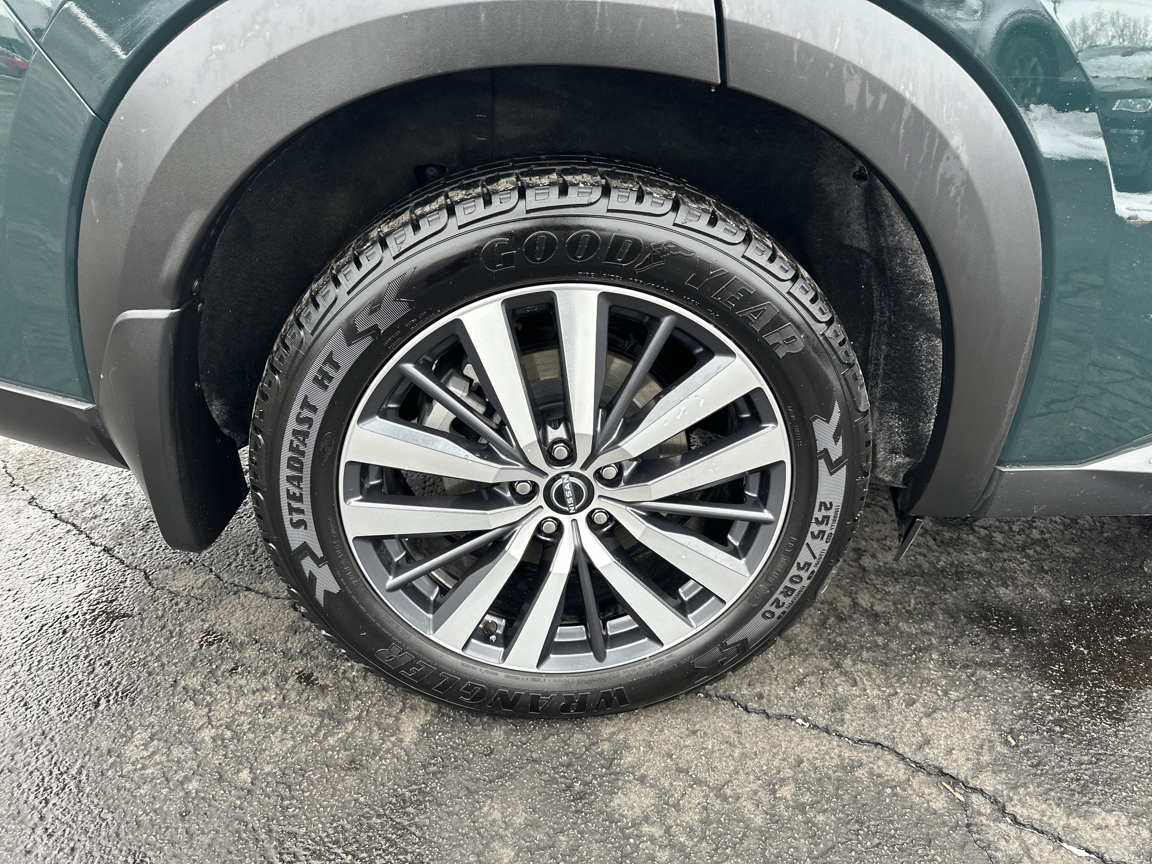 Used 2022 Nissan Pathfinder Platinum w/ Cargo Package image 12