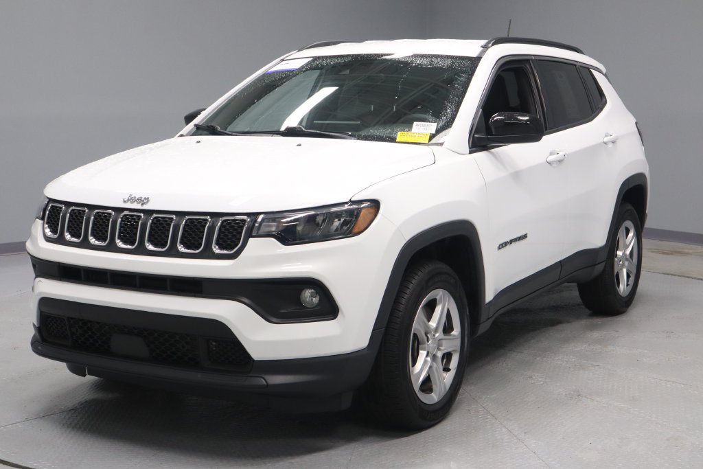 Used 2023 Jeep Compass Latitude AWD/4WD image 4